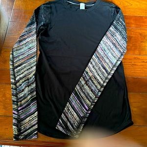 Ivivva long sleeve black multi tee with striped sleeves perfectly like new sz 12